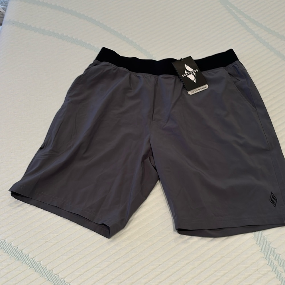 Men’s Sketchers Shorts Size Large